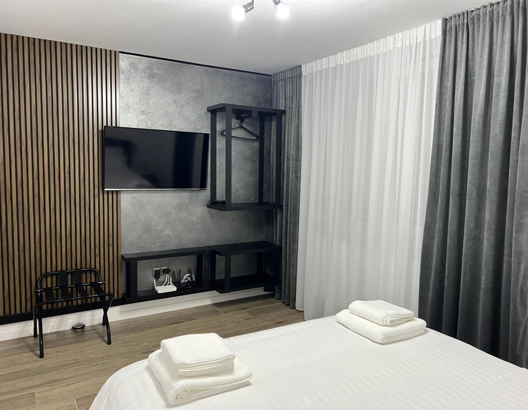 Onix Appartement Hunedoara Buitenkant foto