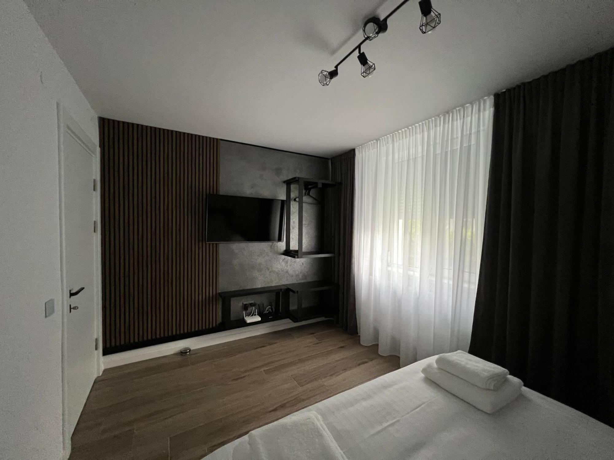 Onix Appartement Hunedoara Buitenkant foto
