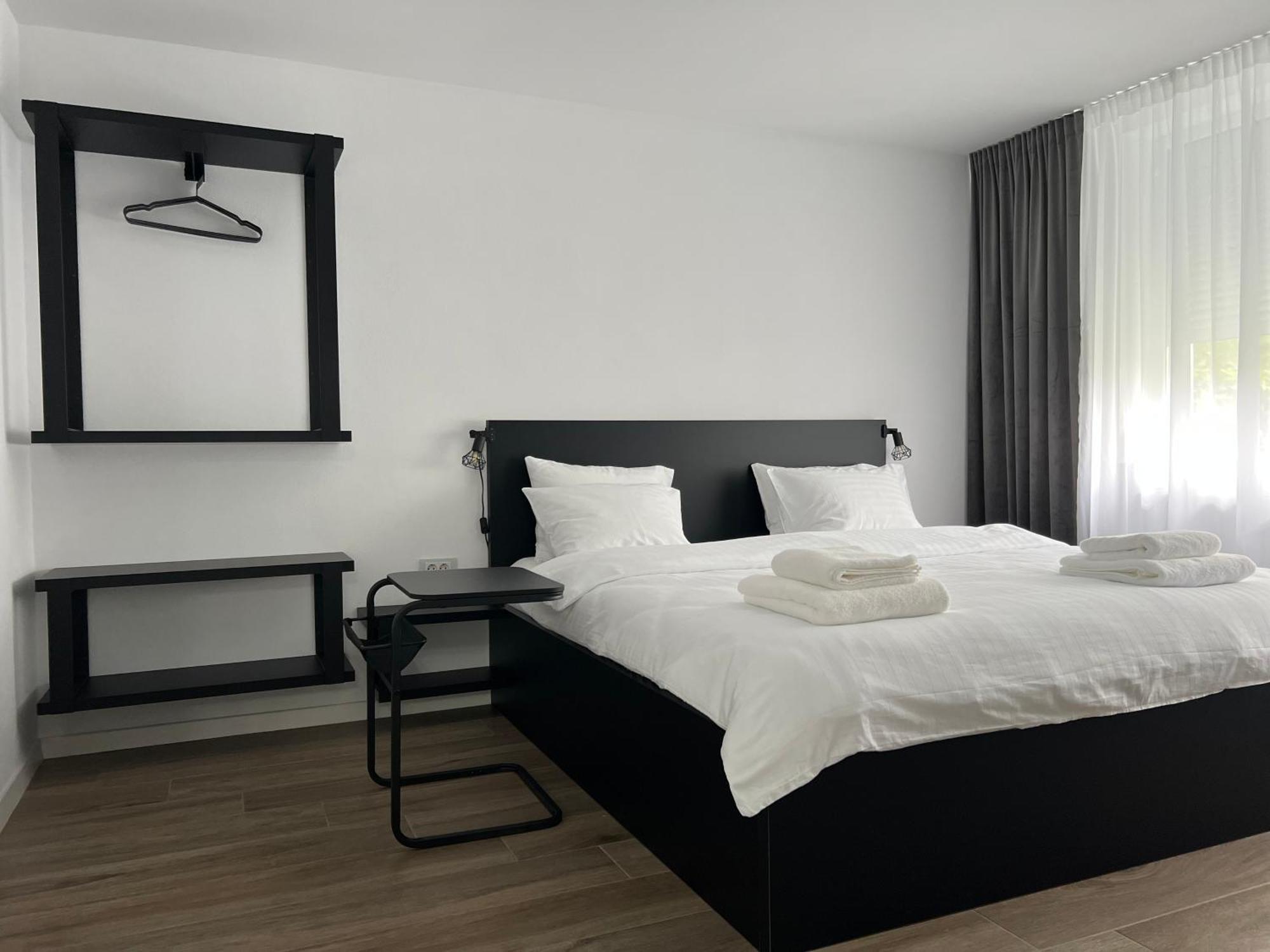 Onix Appartement Hunedoara Buitenkant foto