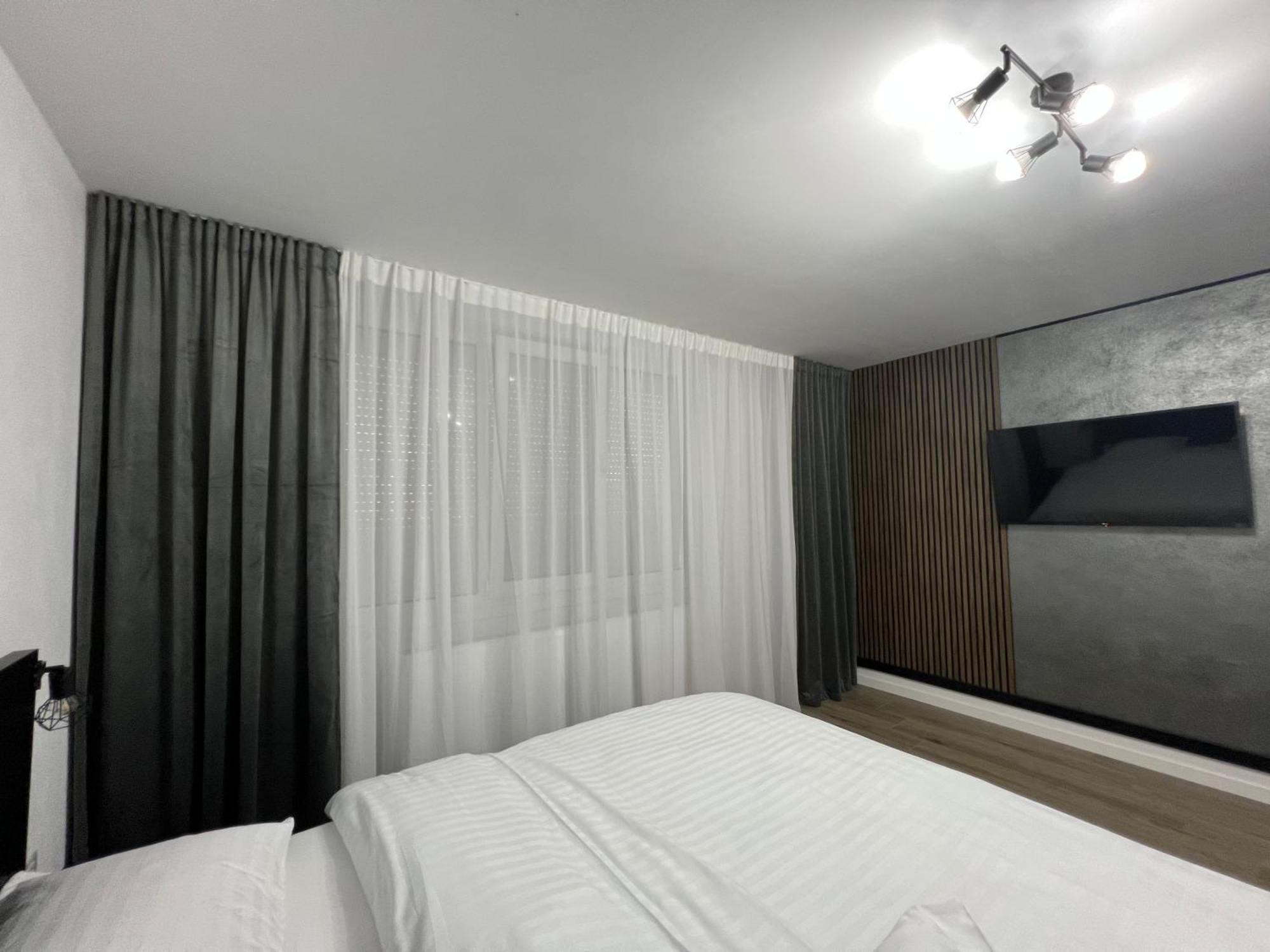 Onix Appartement Hunedoara Buitenkant foto