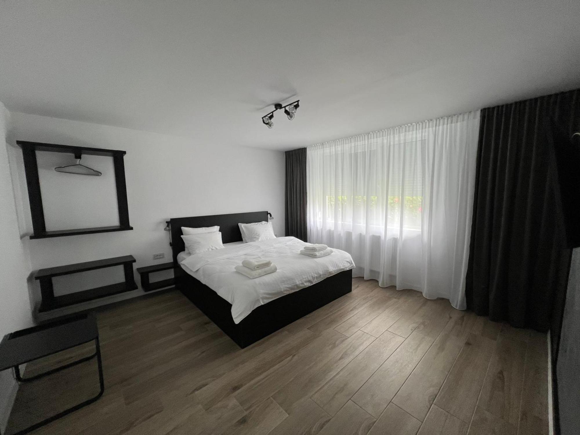 Onix Appartement Hunedoara Buitenkant foto