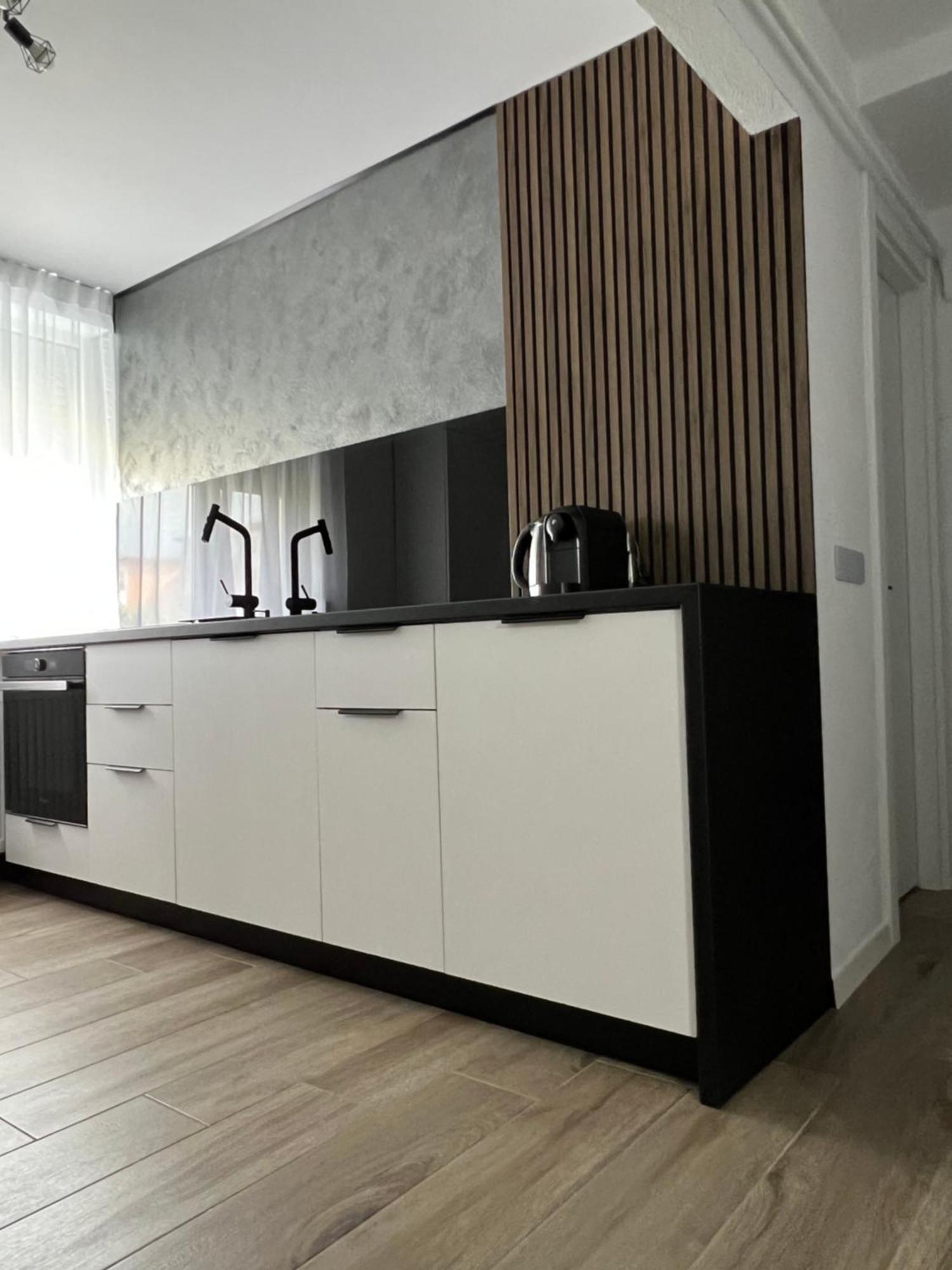 Onix Appartement Hunedoara Buitenkant foto